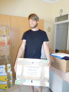 Kleidung aus Deutschland ist angekommen